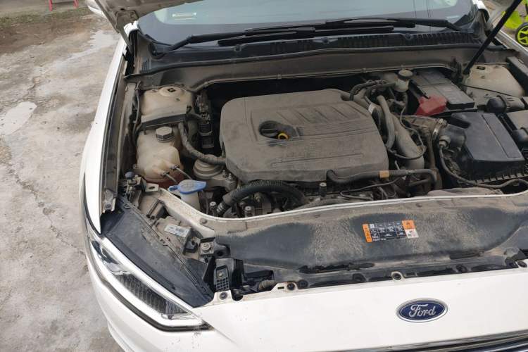 Used Ford Mondeo 2017 Restyled EcoBoost 180 Luxury Version Engine Bay Right