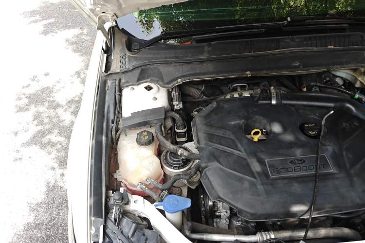 Used Ford Mondeo 2017 EcoBoost 200 Stylish Model Engine Bay Right