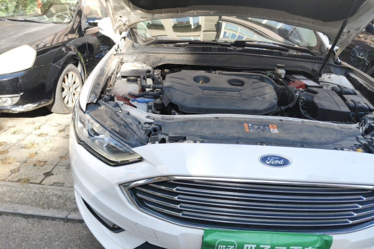 Used Ford Mondeo 2017 EcoBoost 200 Stylish Model Engine Bay Right