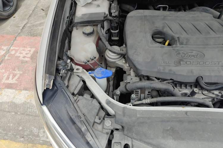 Used Ford Mondeo 2017 EcoBoost 180 Luxury Model Engine Bay Right