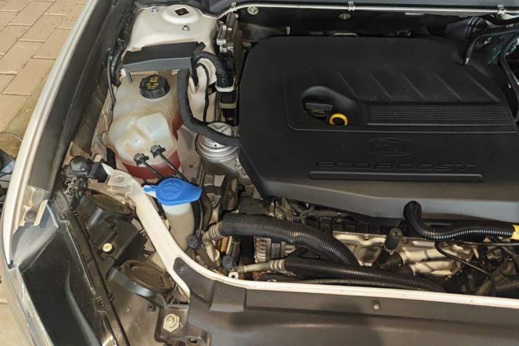 Used Ford Mondeo 2017 EcoBoost 180 Stylish Model Engine Bay Right