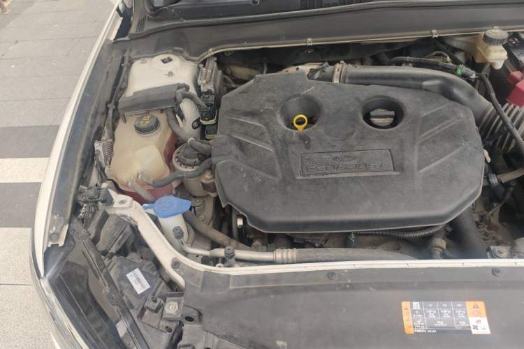 Used Ford Mondeo 2017 EcoBoost 200 Stylish Model Engine Bay Right