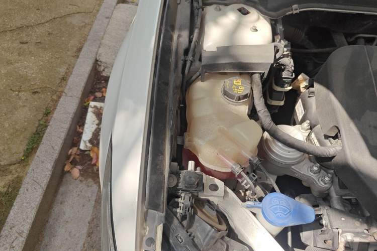 Used Ford Mondeo 2017 EcoBoost 180 Stylish Model Engine Bay Right