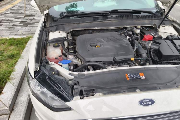Used Ford Mondeo 2017 EcoBoost 180 Stylish Model Engine Bay Right