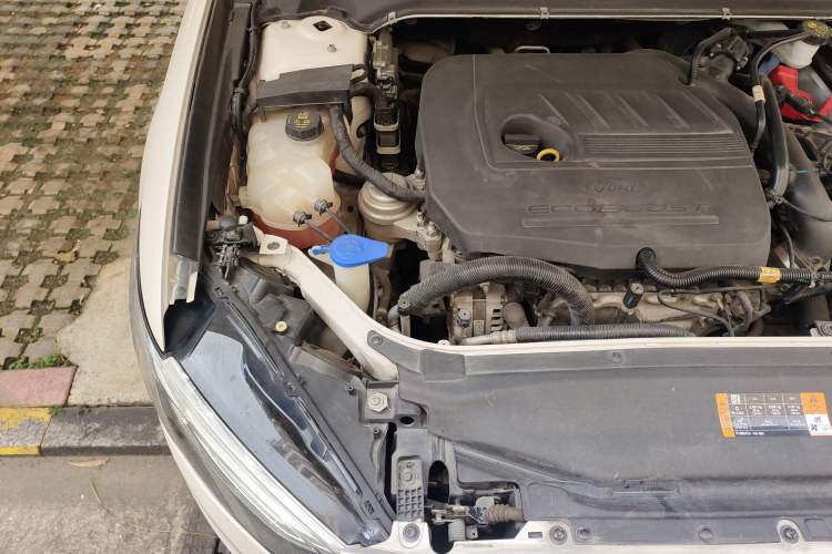 Used Ford Mondeo 2017 EcoBoost 180 Stylish Model Engine Bay Right