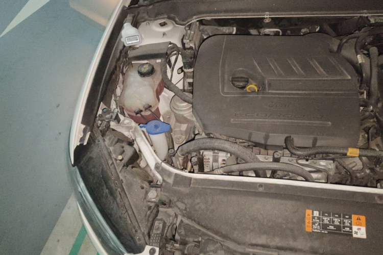 Used Ford Mondeo 2017 EcoBoost 180 Stylish Model Engine Bay Right