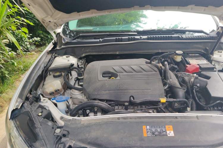 Used Ford Mondeo 2017 EcoBoost 180 Stylish Model Engine Bay Right