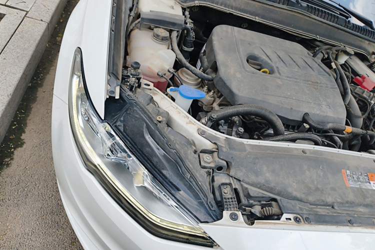 Used Ford Mondeo 2017 EcoBoost 180 Stylish Model Engine Bay Right