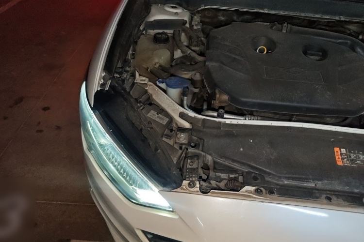 Used Ford Mondeo 2017 EcoBoost 245 Luxury Sport Model Engine Bay Right