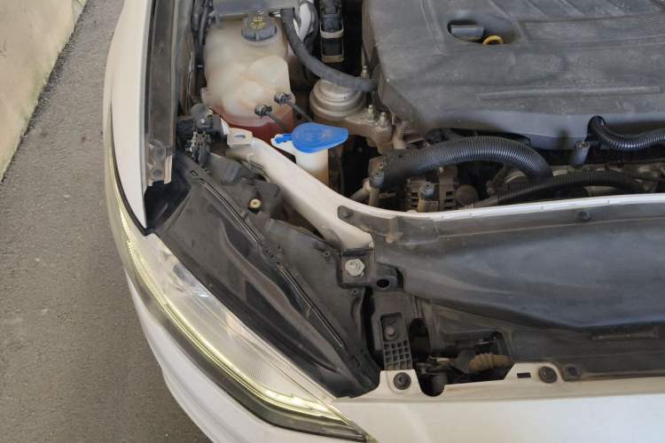 Used Ford Mondeo 2017 EcoBoost 180 Stylish Model Engine Bay Right
