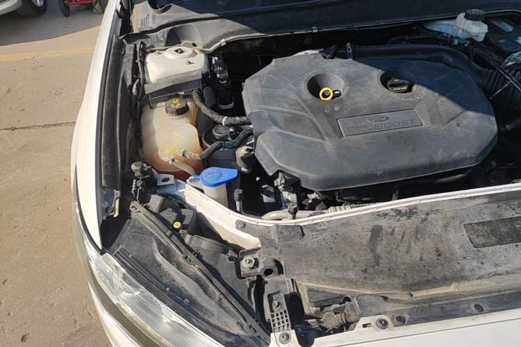 Used Ford Mondeo 2017 EcoBoost 200 Stylish Model Engine Bay Right