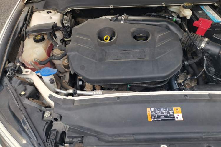 Used Ford Mondeo 2017 EcoBoost 200 Stylish Model Engine Bay Right