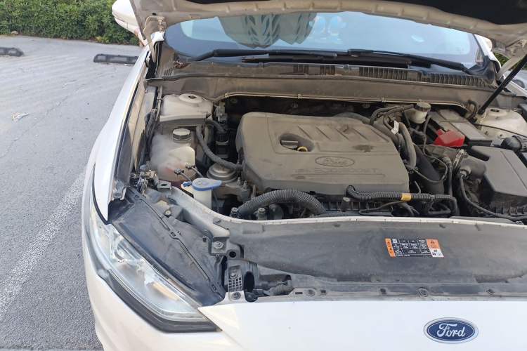 Used Ford Mondeo 2017 EcoBoost 180 Stylish Model Engine Bay Right