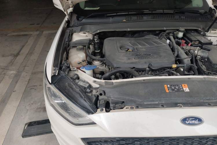 Used Ford Mondeo 2017 EcoBoost 180 Stylish Model Engine Bay Right