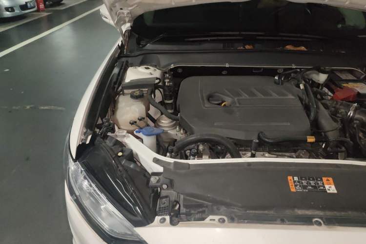 Used Ford Mondeo 2017 EcoBoost 180 Stylish Model Engine Bay Right