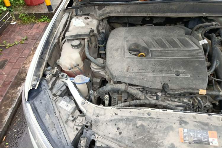 Used Ford Mondeo 2017 EcoBoost 180 Luxury Model Engine Bay Right