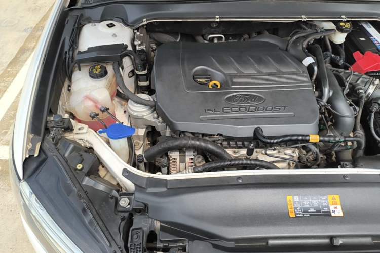 Used Ford Mondeo 2017 EcoBoost 180 Stylish Model Engine Bay Right