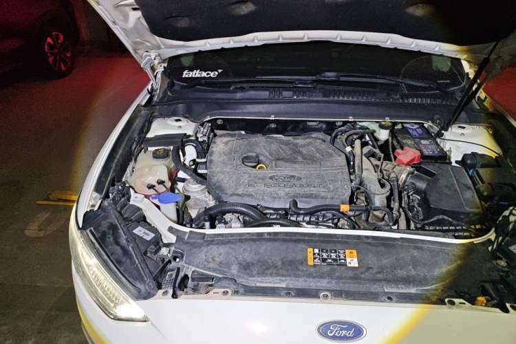 Used Ford Mondeo 2017 EcoBoost 180 Luxury Model Engine Bay Right