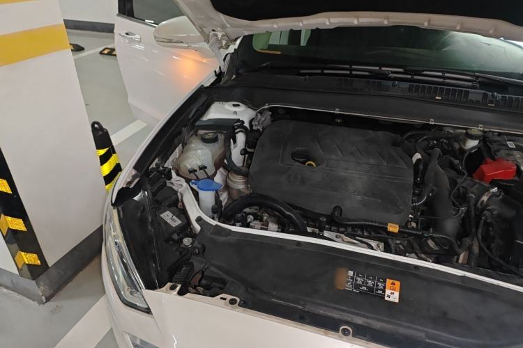 Used Ford Mondeo 2017 EcoBoost 180 Luxury Model Engine Bay Right