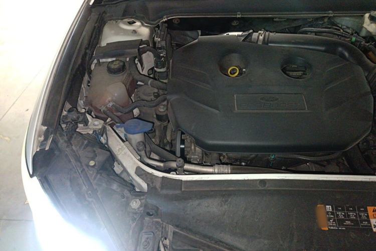 Used Ford Mondeo 2017 EcoBoost 200 Stylish Model Engine Bay Right