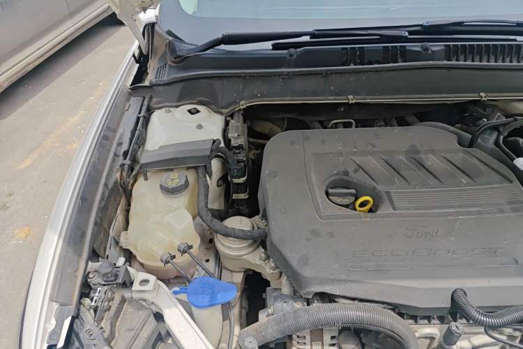 Used Ford Mondeo 2017 EcoBoost 180 Luxury Model Engine Bay Right