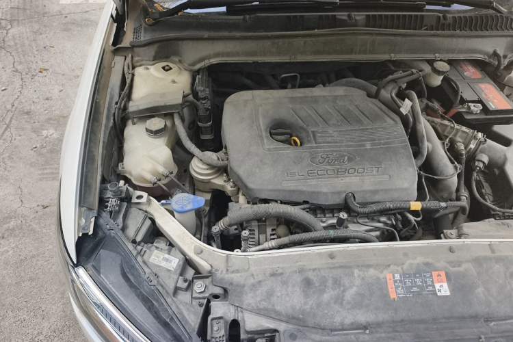 Used Ford Mondeo 2017 EcoBoost 180 Luxury Model Engine Bay Right