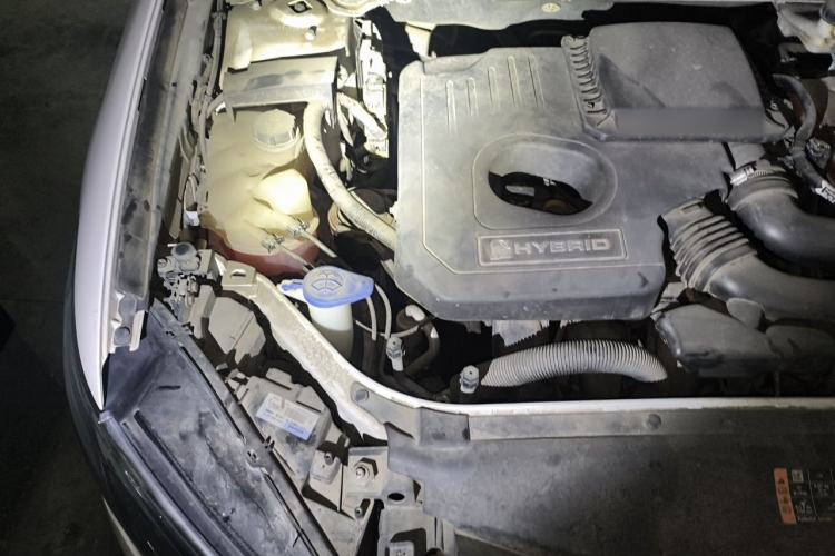 Used Ford Mondeo 2017 2.0L HEV Zhihao Model Engine Bay Right