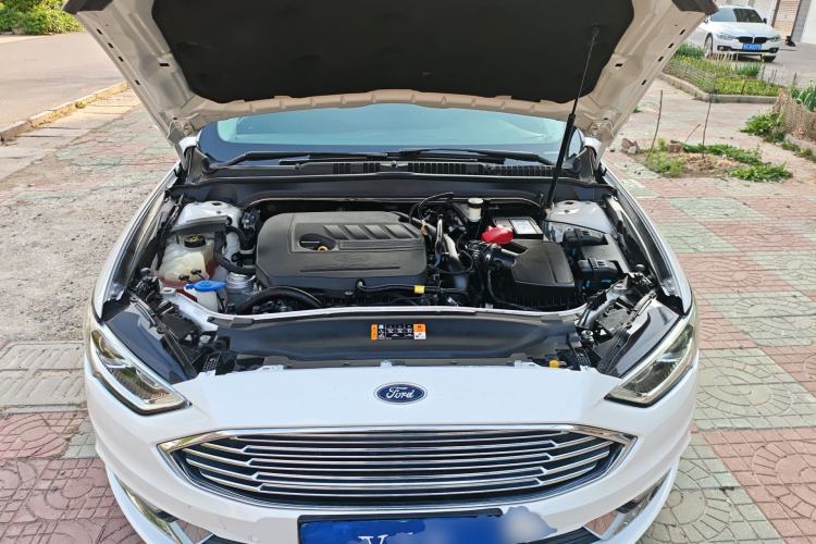 Used Ford Mondeo 2017 EcoBoost 180 Luxury Model Engine Bay