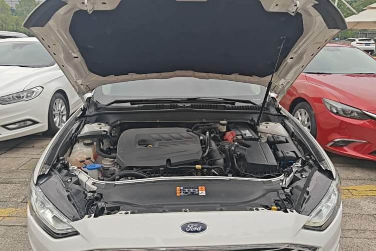 Used Ford Mondeo 2017 EcoBoost 180 Stylish Model Engine Bay