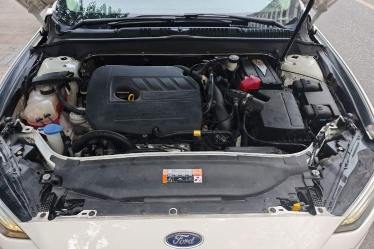 Used Ford Mondeo 2017 EcoBoost 180 Stylish Model Engine Bay