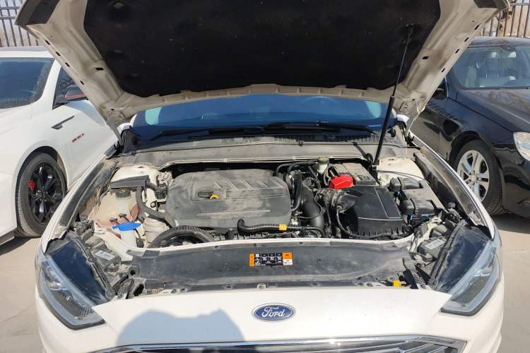 Used Ford Mondeo 2017 EcoBoost 180 Luxury Model Engine Bay