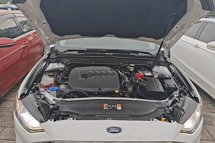 Used Ford Mondeo 2017 EcoBoost 180 Stylish Model Engine Bay