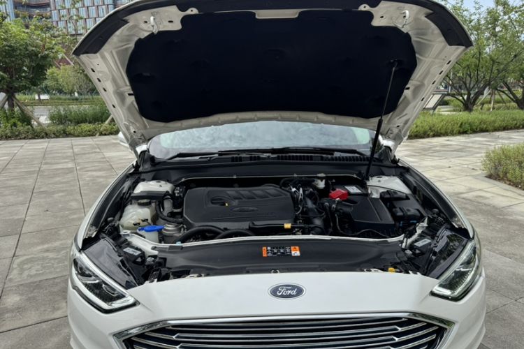 Used Ford Mondeo 2017 Restyled EcoBoost 180 Luxury Version Engine Bay