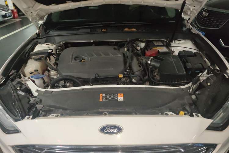 Used Ford Mondeo 2017 EcoBoost 180 Stylish Model Engine Bay