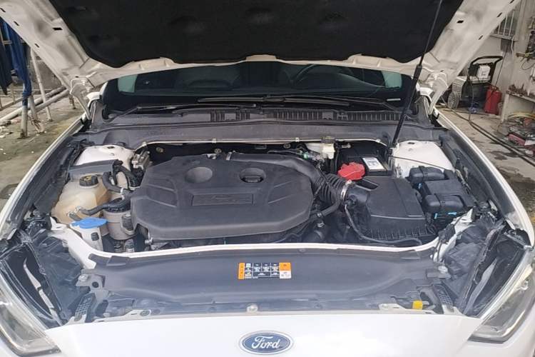 Used Ford Mondeo 2017 EcoBoost 200 Stylish Model Engine Bay