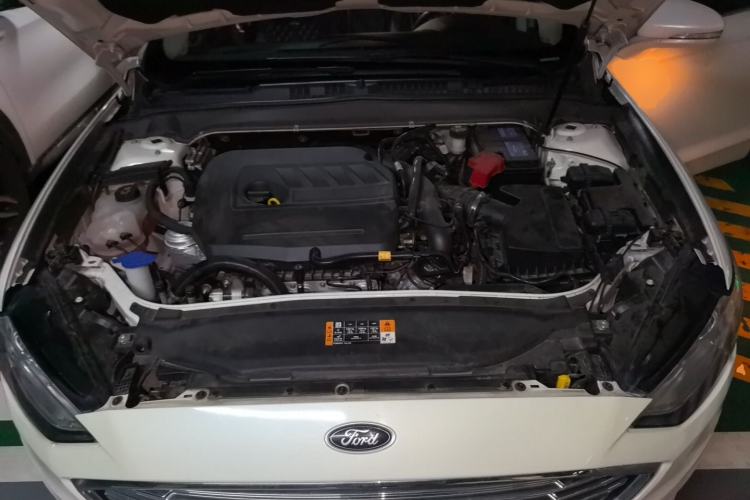 Used Ford Mondeo 2017 EcoBoost 180 Stylish Model Engine Bay