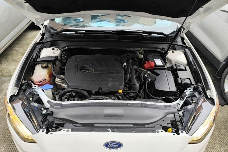 Used Ford Mondeo 2017 EcoBoost 180 Stylish Model Engine Bay