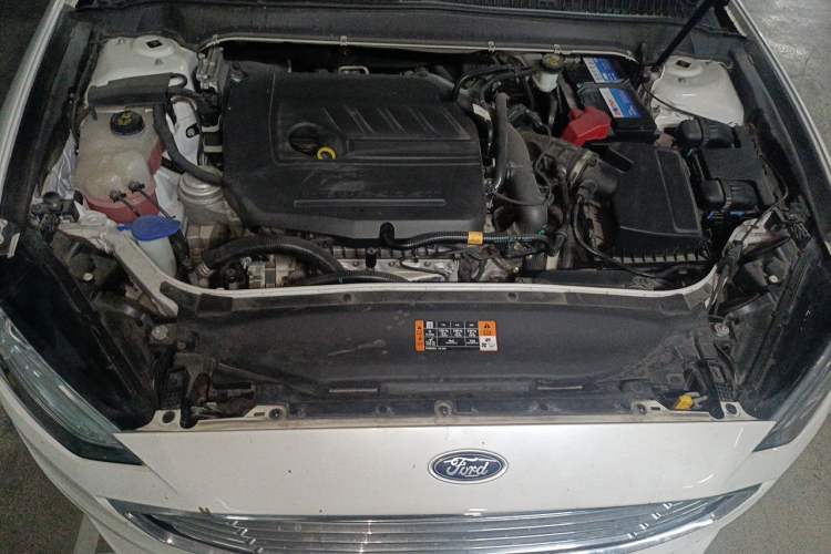 Used Ford Mondeo 2017 EcoBoost 180 Luxury Model Engine Bay