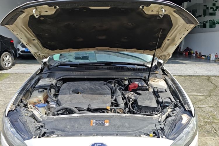 Used Ford Mondeo 2017 EcoBoost 180 Stylish Model Engine Bay