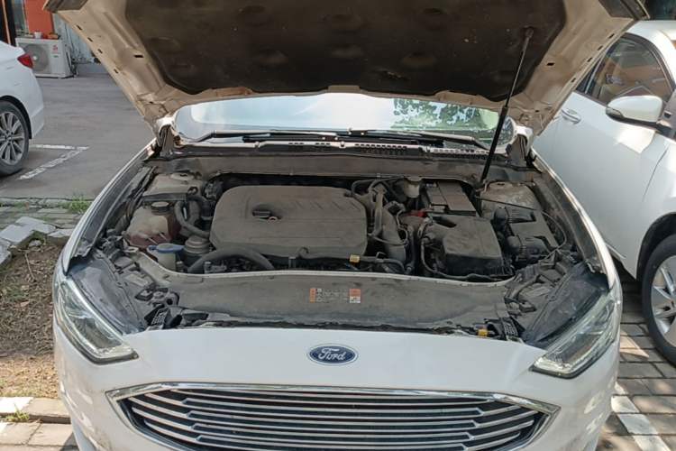 Used Ford Mondeo 2017 EcoBoost 180 Luxury Model Engine Bay
