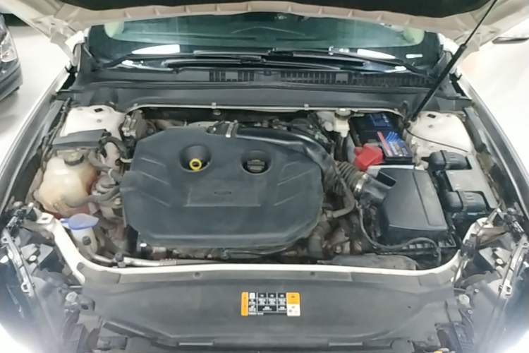Used Ford Mondeo 2017 EcoBoost 200 Stylish Model Engine Bay
