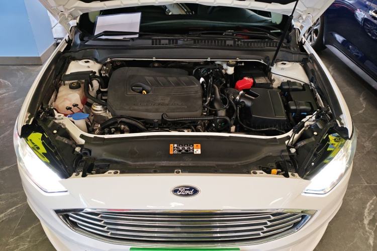 Used Ford Mondeo 2017 EcoBoost 180 Stylish Model Engine Bay