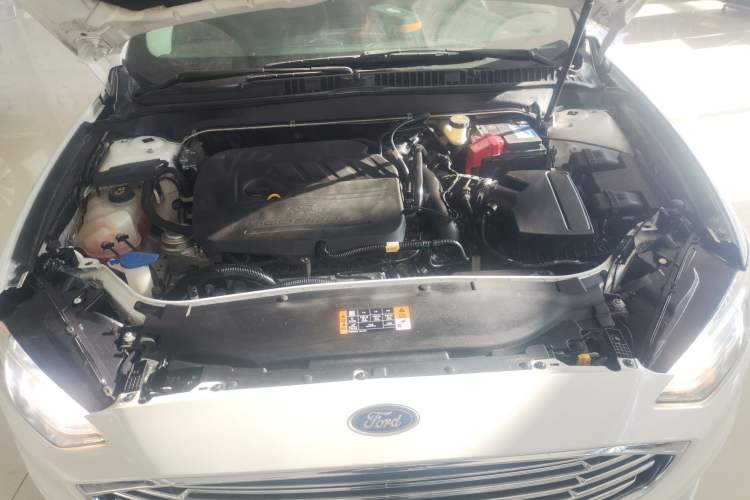 Used Ford Mondeo 2017 EcoBoost 180 Stylish Model Engine Bay