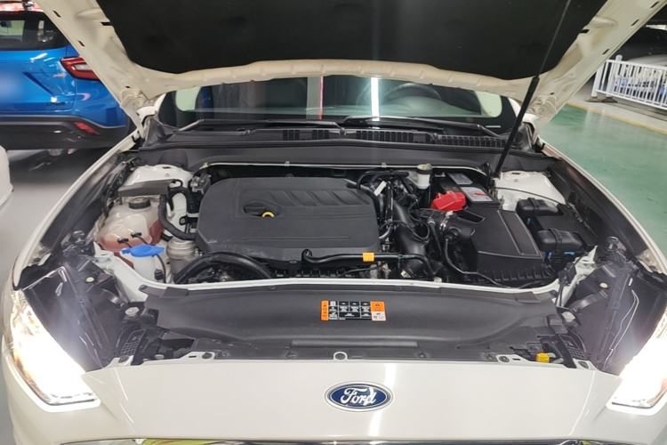 Used Ford Mondeo 2017 EcoBoost 180 Stylish Model Engine Bay