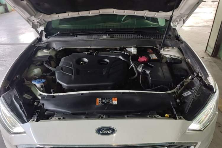 Used Ford Mondeo 2017 EcoBoost 200 Luxury Model Engine Bay