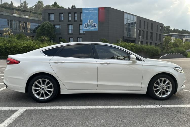 Used Ford Mondeo 2017 EcoBoost 200 Stylish Model Exterior 1