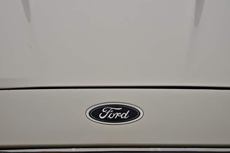 Used Ford Mondeo 2017 EcoBoost 180 Stylish Model Exterior 10