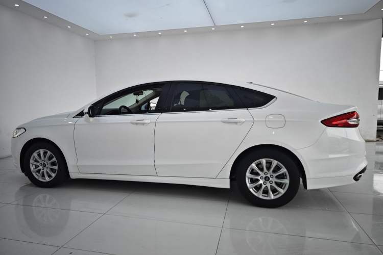 Used Ford Mondeo 2017 EcoBoost 180 Comfort Model Exterior 11