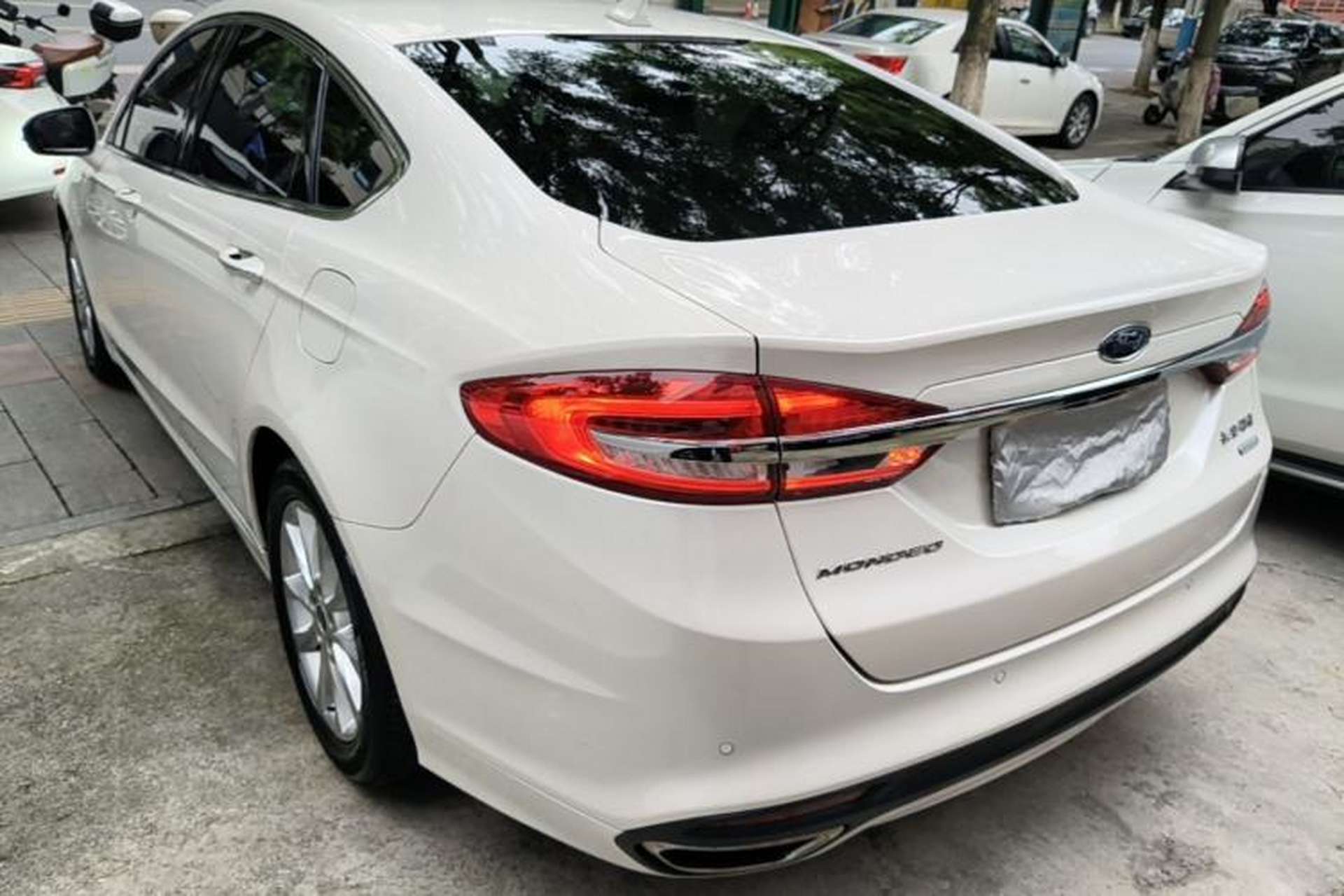 Used Ford Mondeo 2017 EcoBoost 200 Stylish Model Exterior 2
