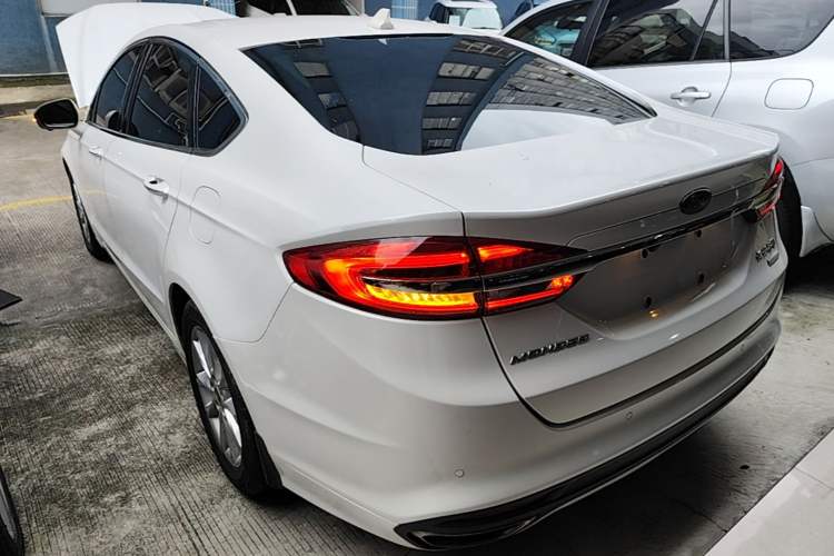 Used Ford Mondeo 2017 EcoBoost 180 Stylish Model Exterior 2